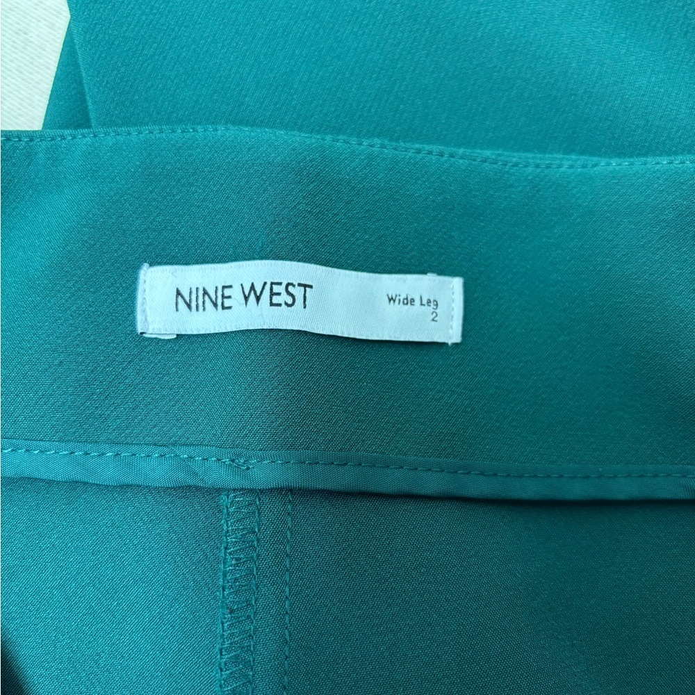 Nine West Women’s Green Pintuck High Rise Wide Leg pants Size 2 - Picture 3 of 5